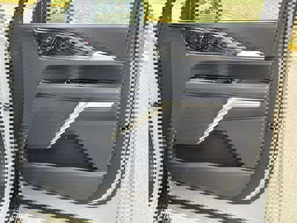 New 2026 Cadillac Escalade IQL Luxury image 8