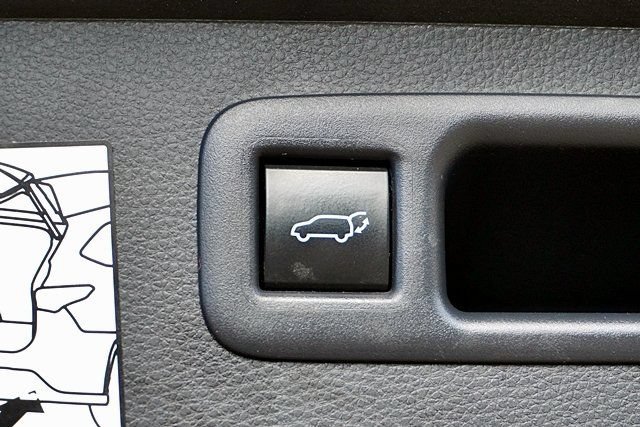 Used 2023 Toyota Highlander Limited FWD image 20