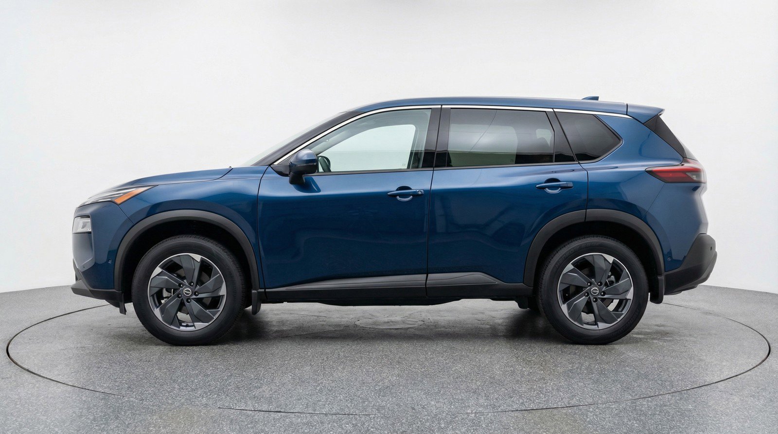 Used 2025 Nissan Rogue SV image 5
