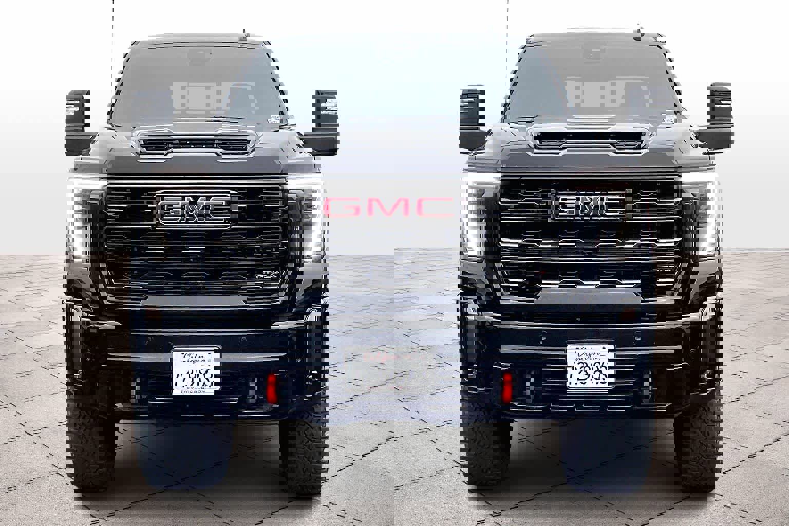 Used 2024 GMC Sierra 2500 AT4X image 3