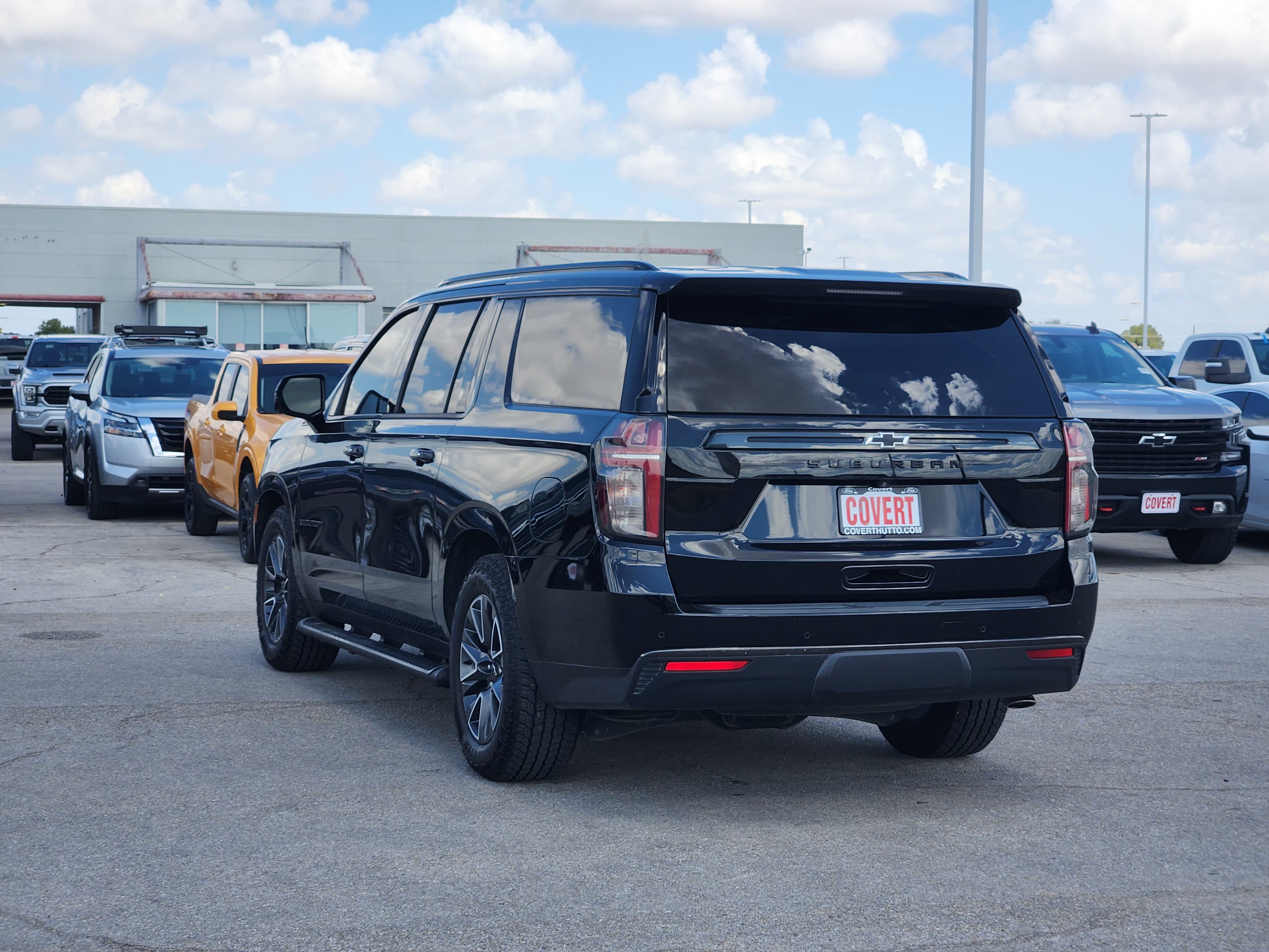 Used 2021 Chevrolet Suburban Z71 w/ Z71 Off-Road Package AWD/4WD image 5