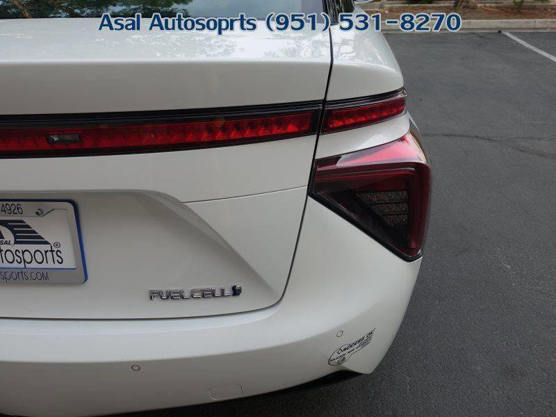 Used 2017 Toyota Mirai FWD image 18