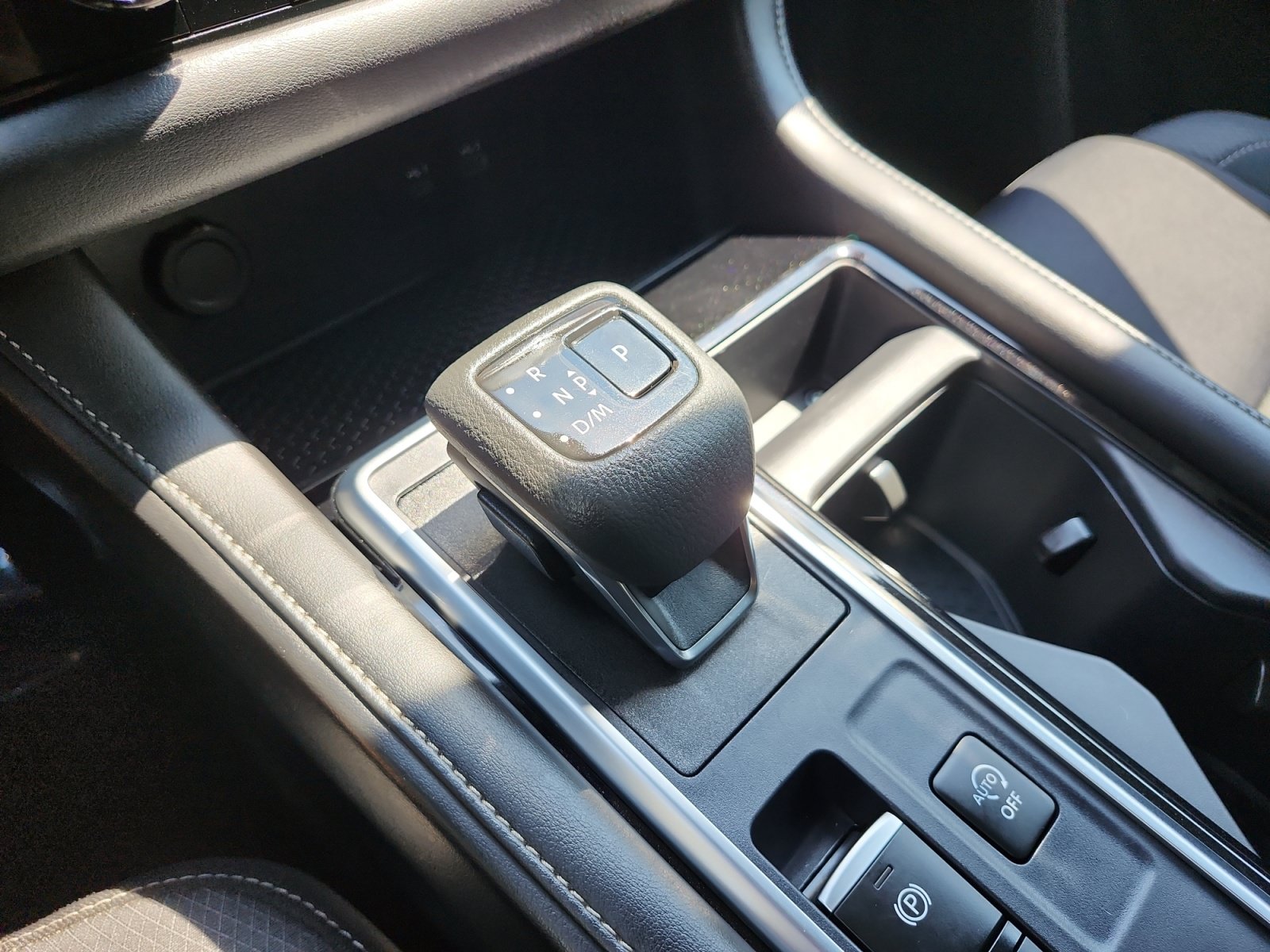 Used 2024 Nissan Pathfinder SV AWD/4WD image 23