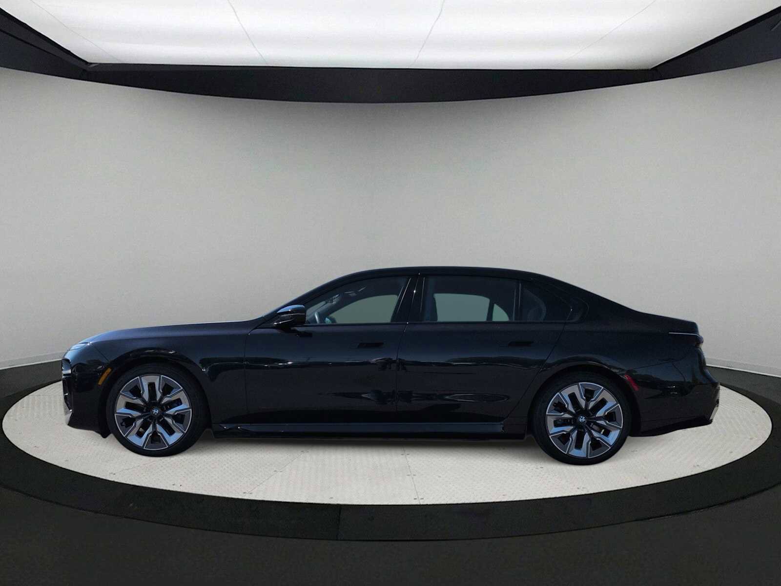 Certified 2024 BMW i7 M70 image 5