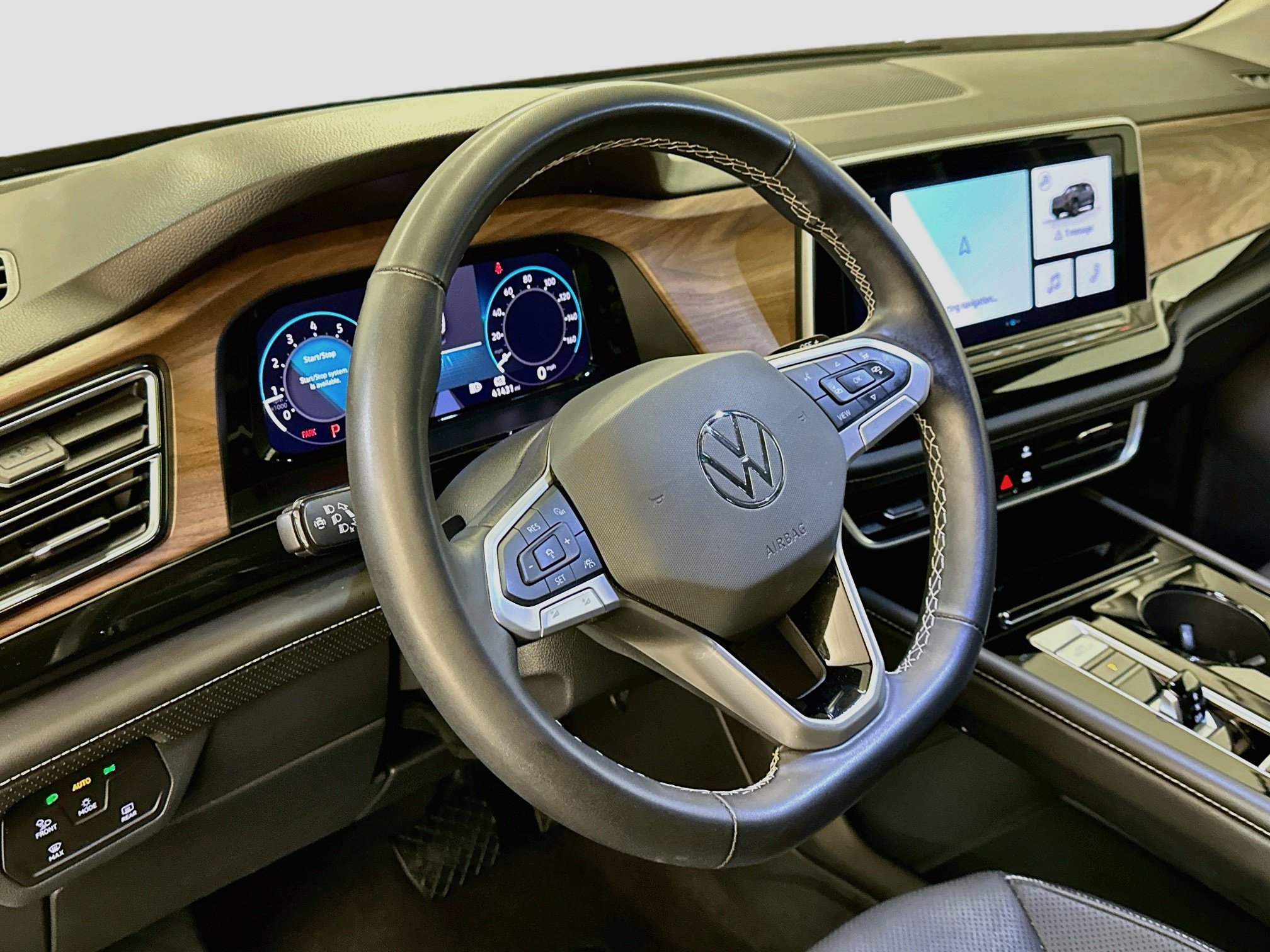 Used 2025 Volkswagen Atlas SE AWD/4WD image 18