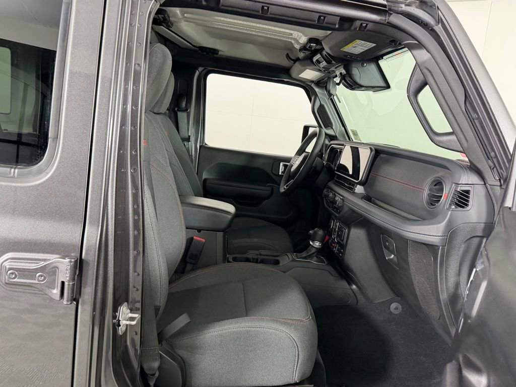 Used 2025 Jeep Wrangler Unlimited Rubicon AWD/4WD image 30