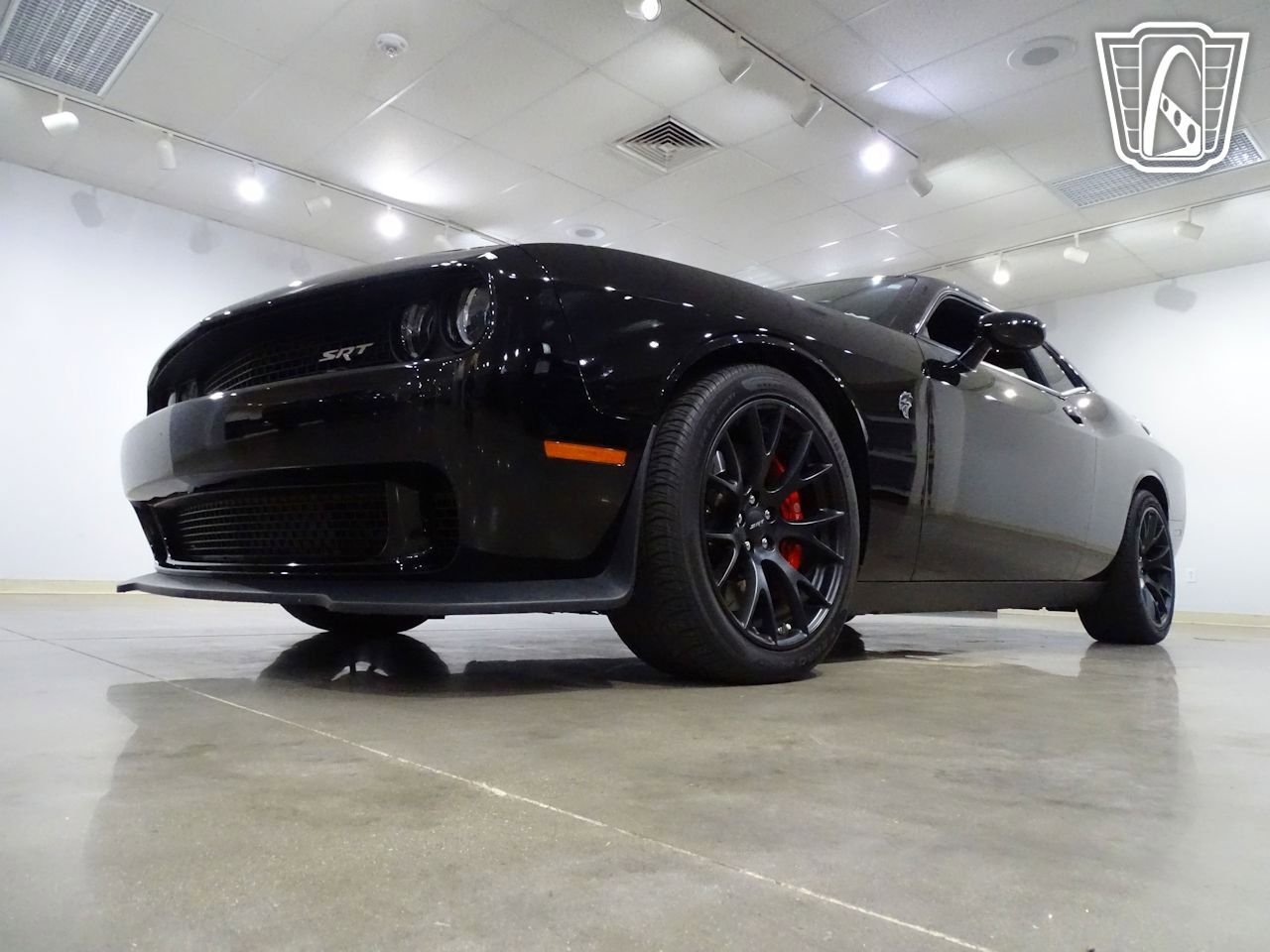 Used 2015 Dodge Challenger SRT Hellcat RWD image 5