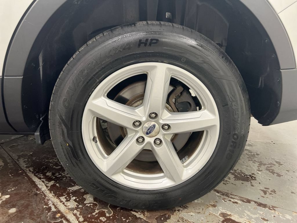 Used 2017 Ford Explorer XLT AWD/4WD image 27