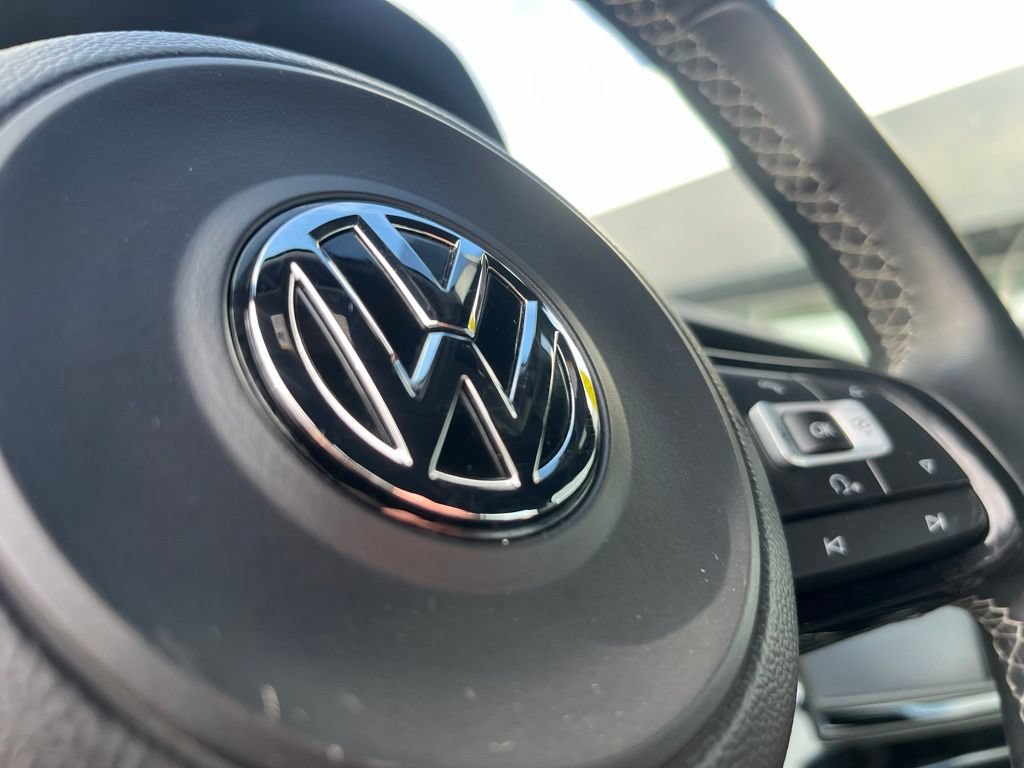 Used 2017 Volkswagen Golf R 4-Door AWD/4WD image 41