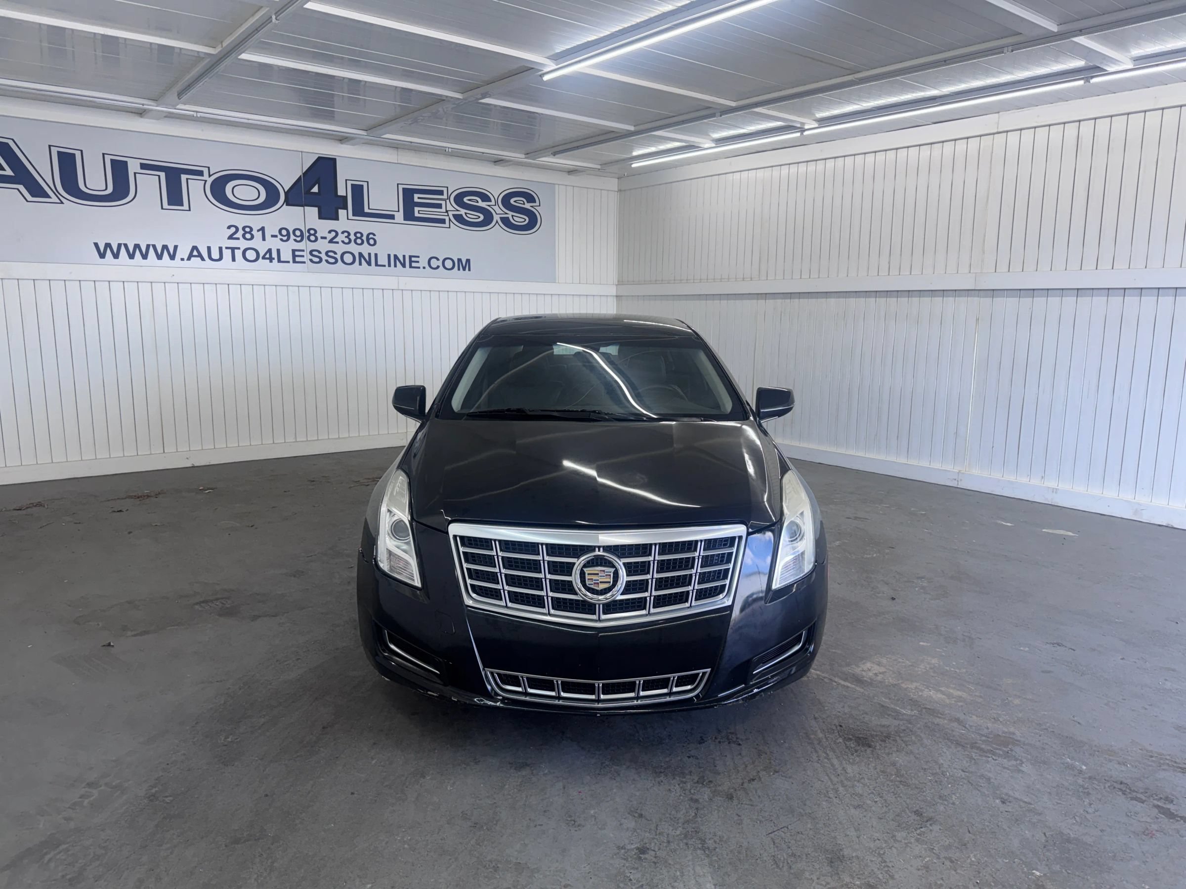 Used 2017 Cadillac XTS Luxury FWD image 2
