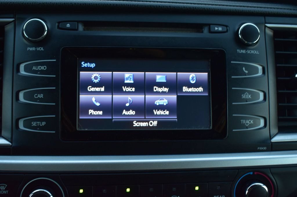 Used 2014 Toyota Highlander LE FWD image 35