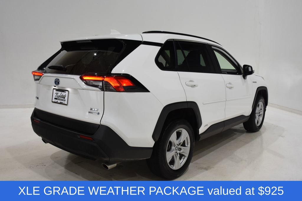 Used 2021 Toyota RAV4 XLE w/ Convenience Package AWD/4WD image 4
