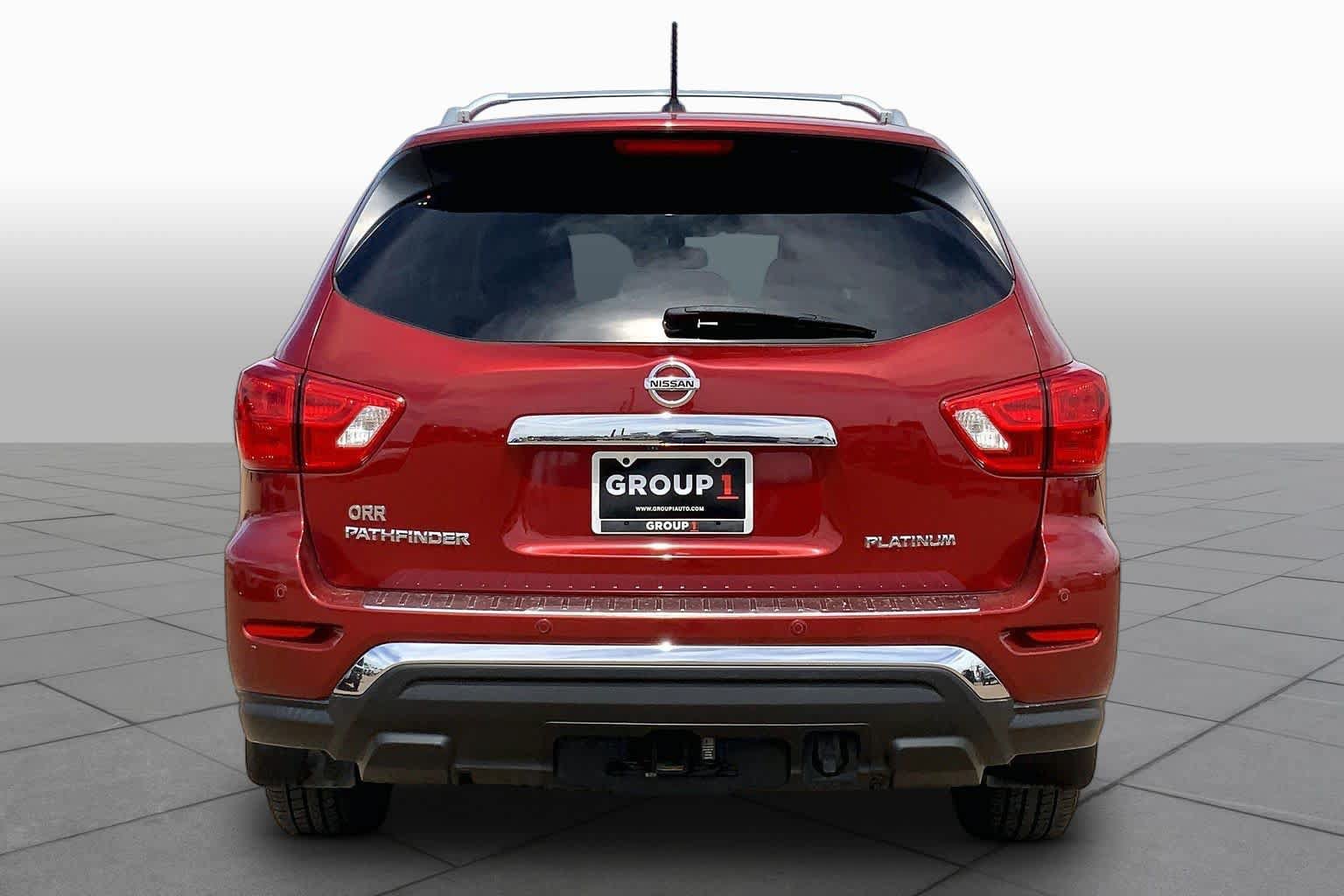 Used 2017 Nissan Pathfinder Platinum FWD image 5