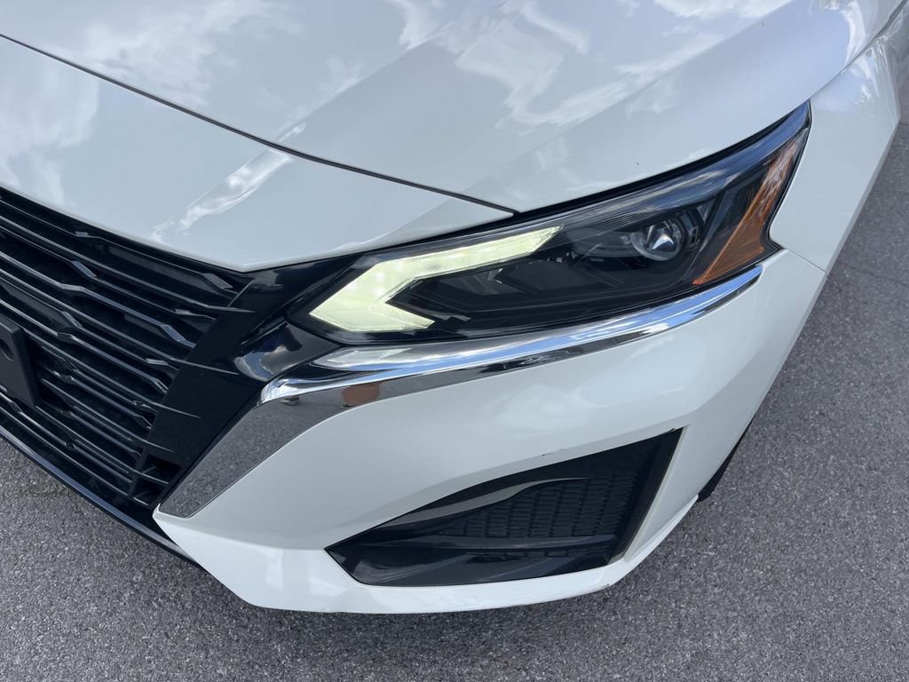 Used 2023 Nissan Altima 2.5 SL AWD/4WD image 11