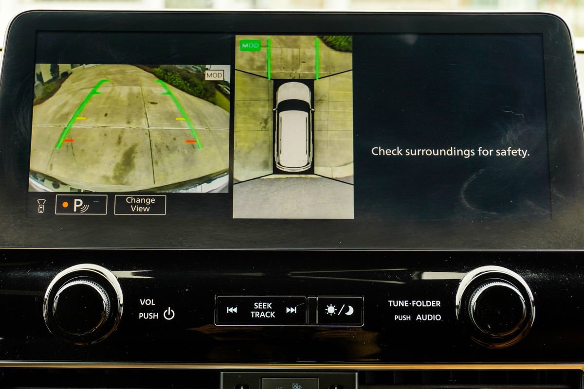 Used 2023 INFINITI QX80 Sensory w/ All-Season Package image 29