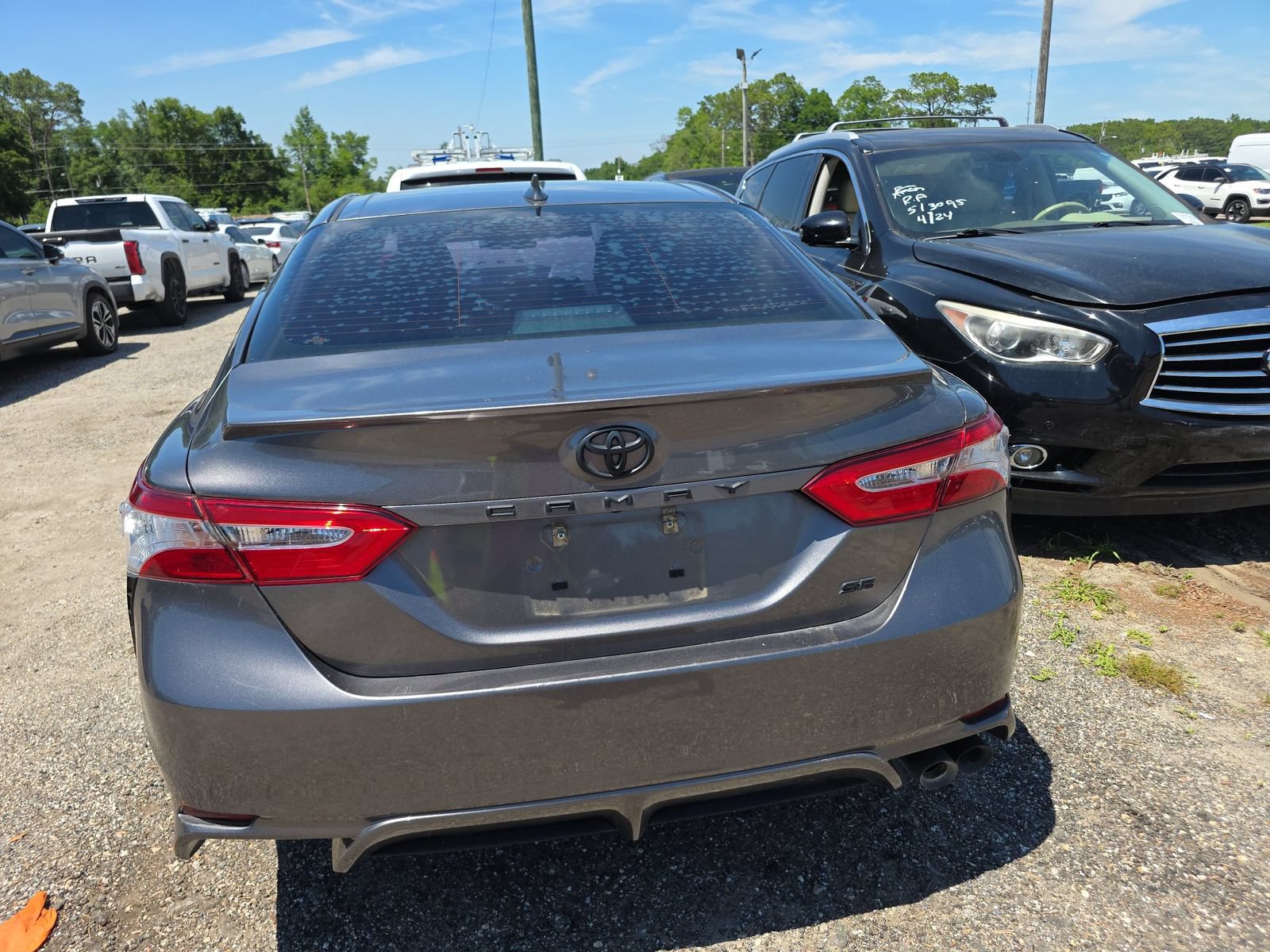 Used 2020 Toyota Camry SE FWD image 6