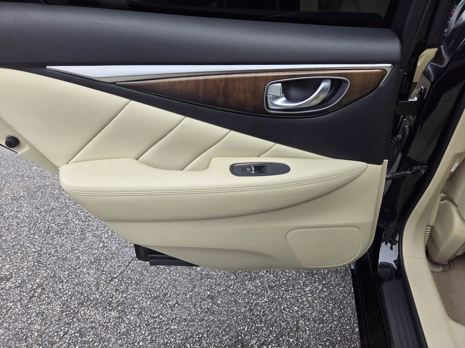 Used 2018 INFINITI Q50 Luxe w/ Essential Package (3.0T Luxe) image 21