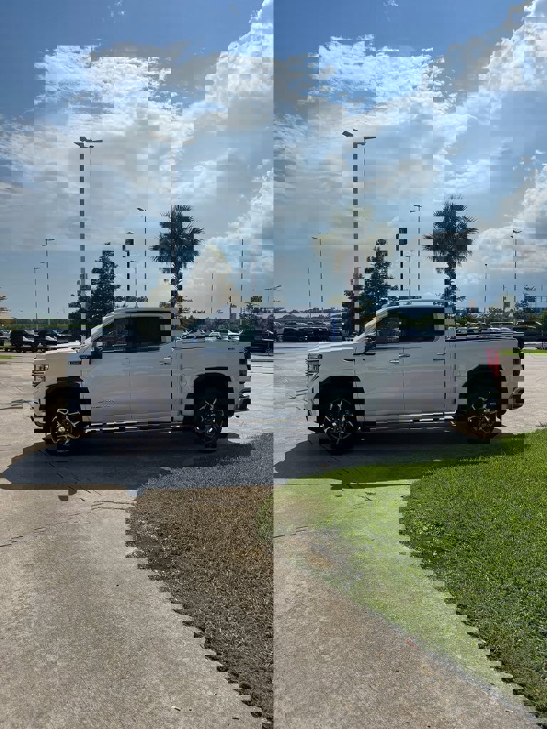 New 2026 GMC Sierra 1500 SLT w/ SLT Premium Plus Package image 5