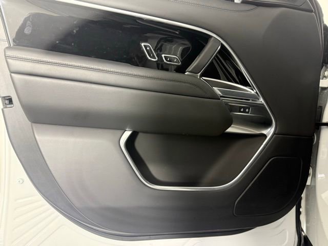 Used 2024 Land Rover Range Rover SE image 14