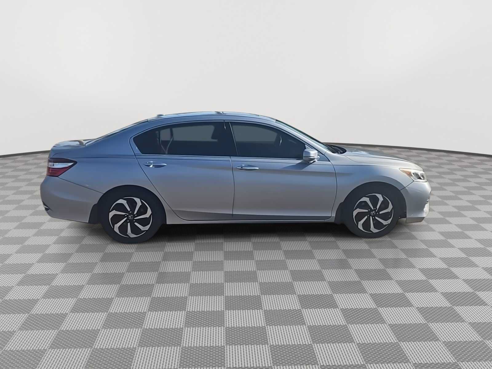 Used 2017 Honda Accord EX-L image 9