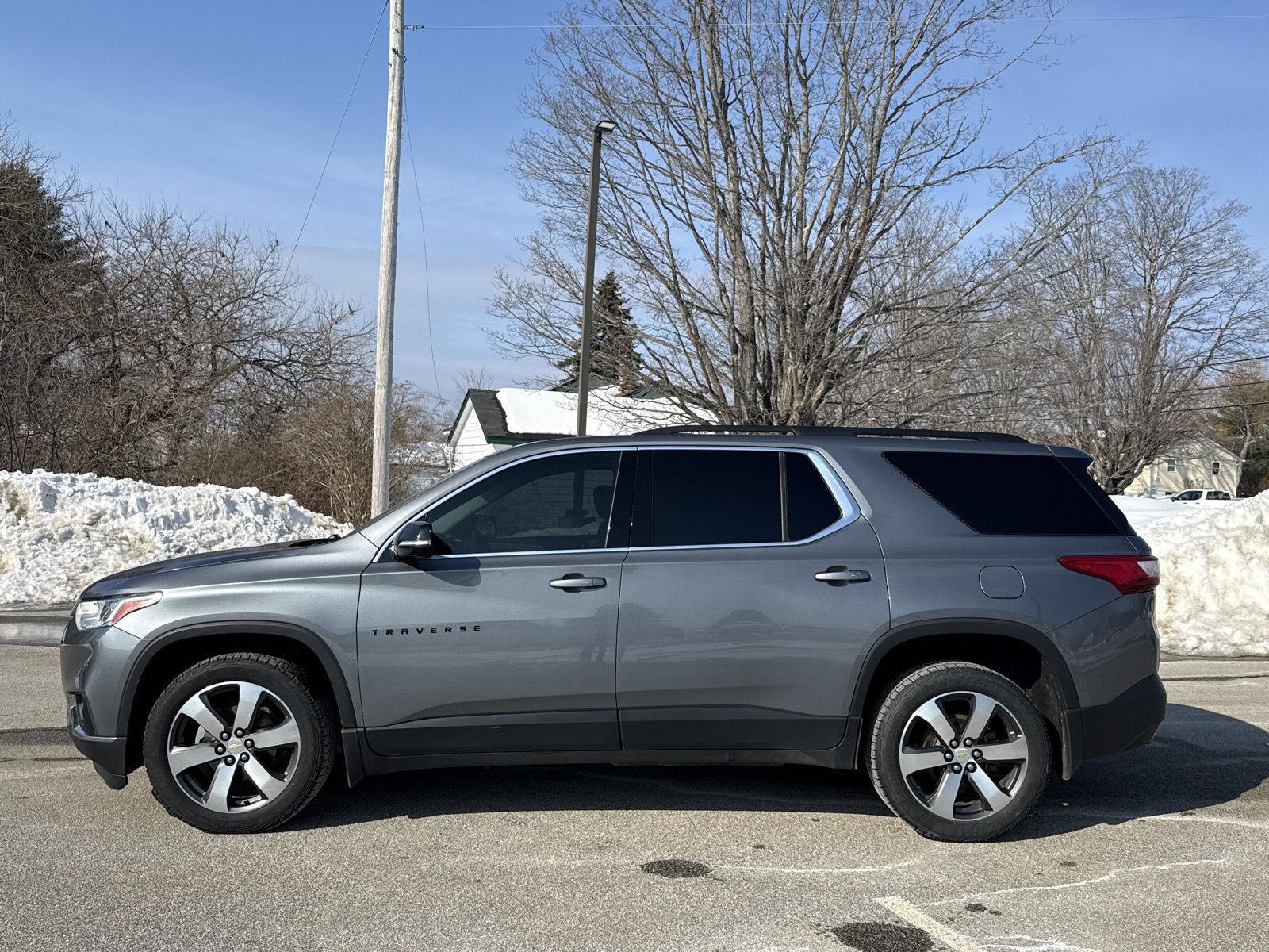 Used 2019 Chevrolet Traverse LT w/ LT Premium Package image 3