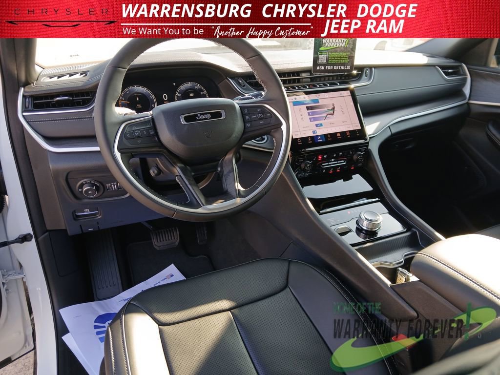 New 2025 Jeep Grand Cherokee L Limited w/ Luxury Tech Group II AWD/4WD image 16