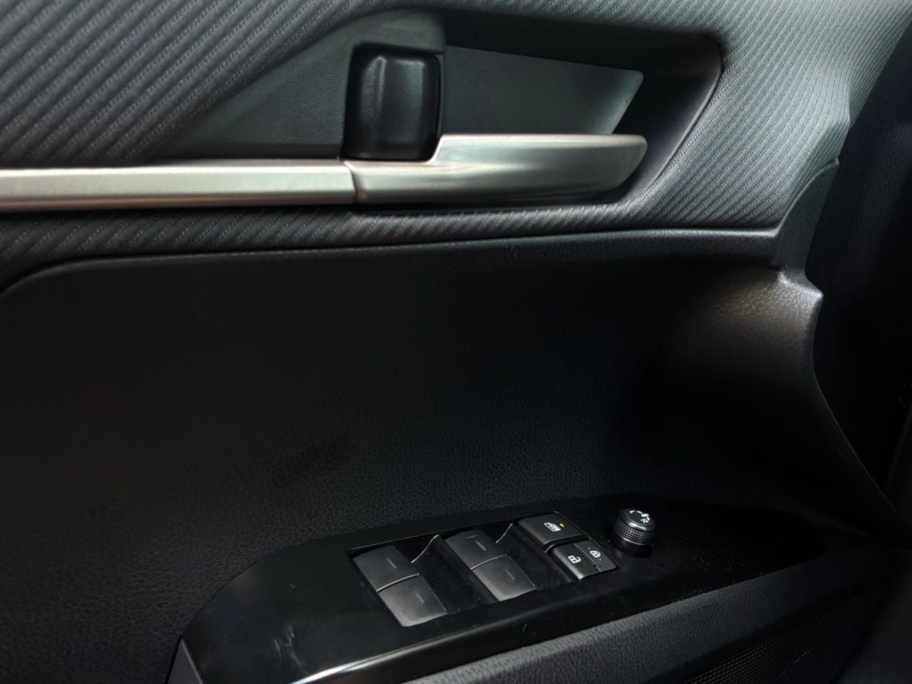 Used 2026 Toyota Camry SE FWD image 22