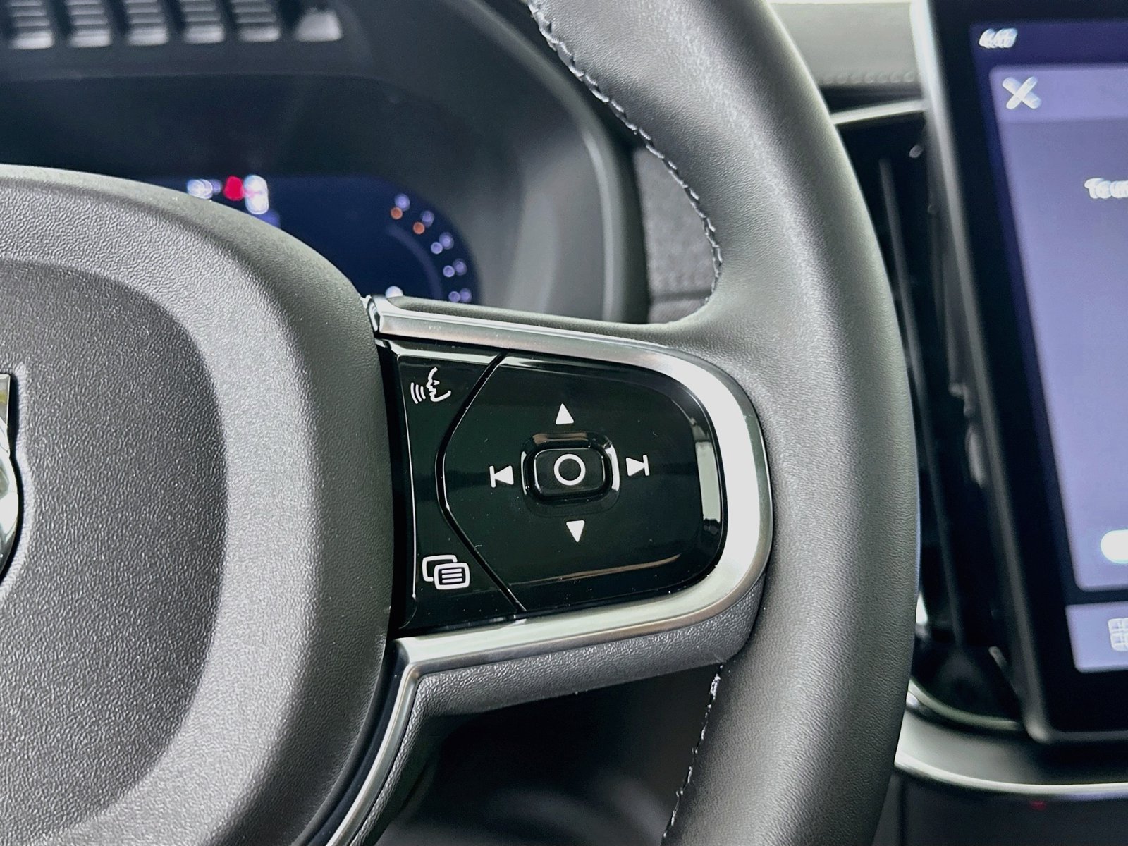 New 2027 Volvo XC90 B6 Ultra AWD/4WD image 19