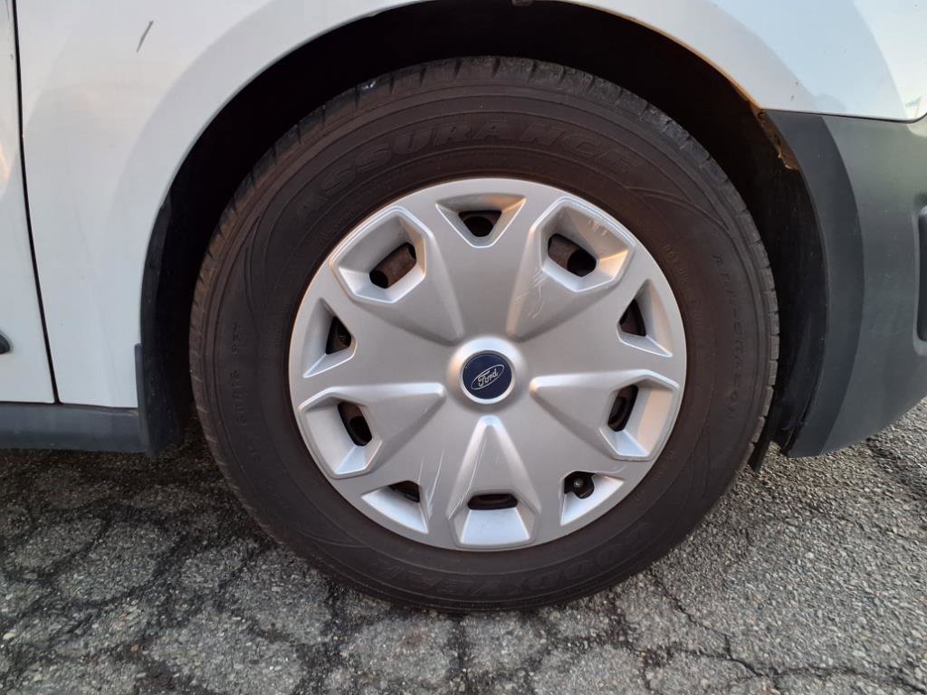 Used 2015 Ford Transit Connect XL image 7