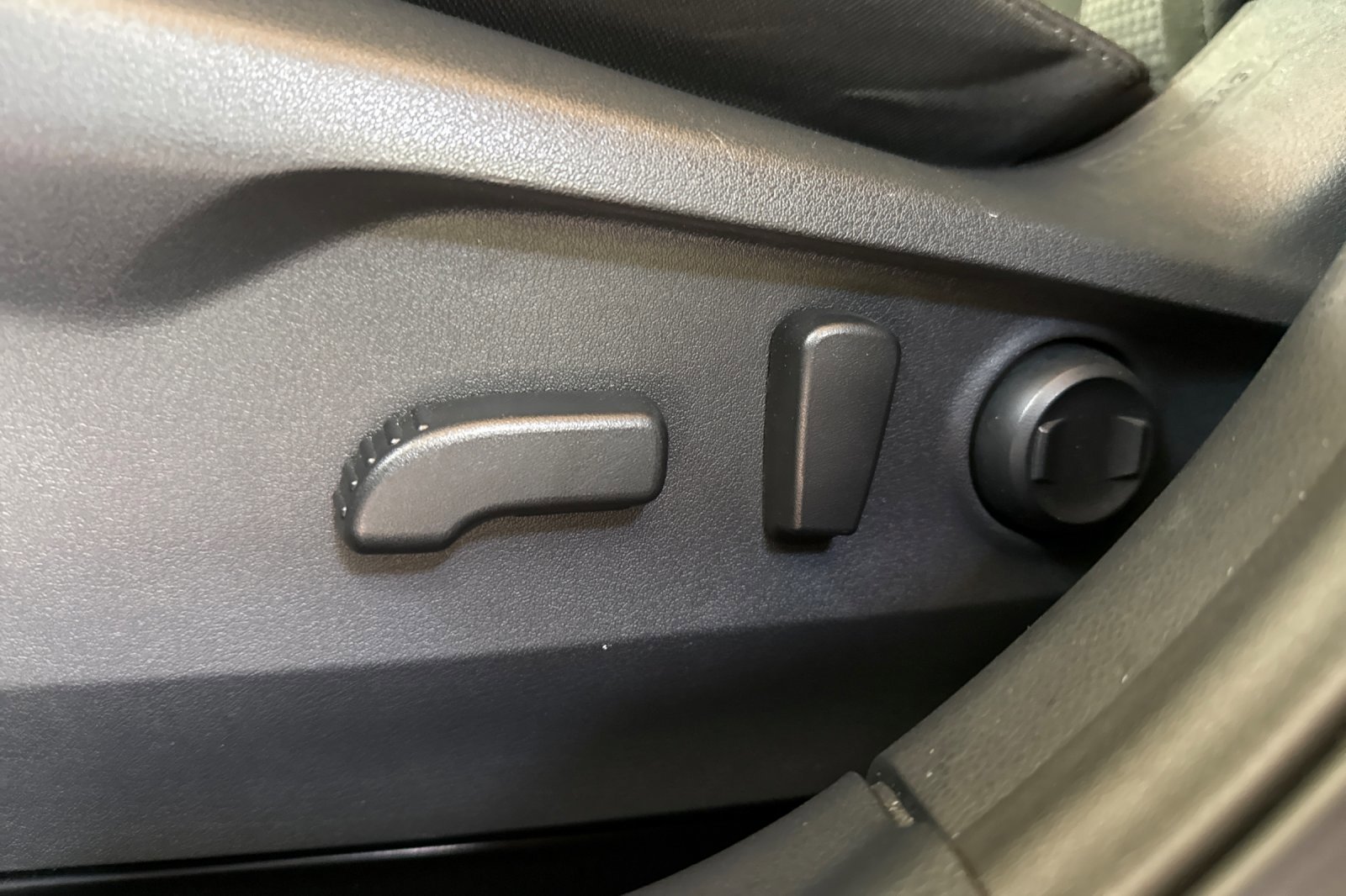 Used 2025 Subaru Outback Premium AWD/4WD image 14