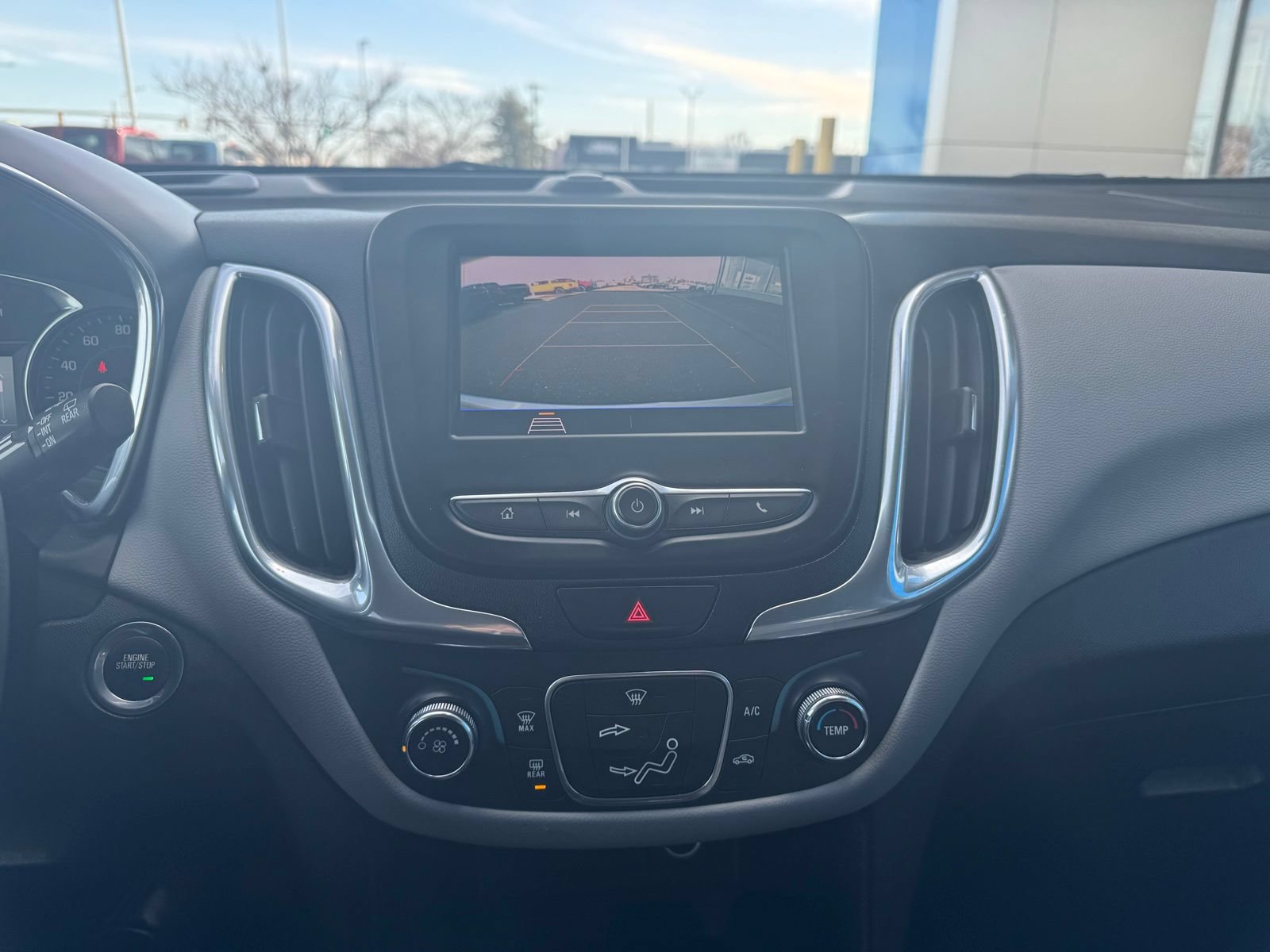 Used 2020 Chevrolet Equinox LT AWD/4WD image 19