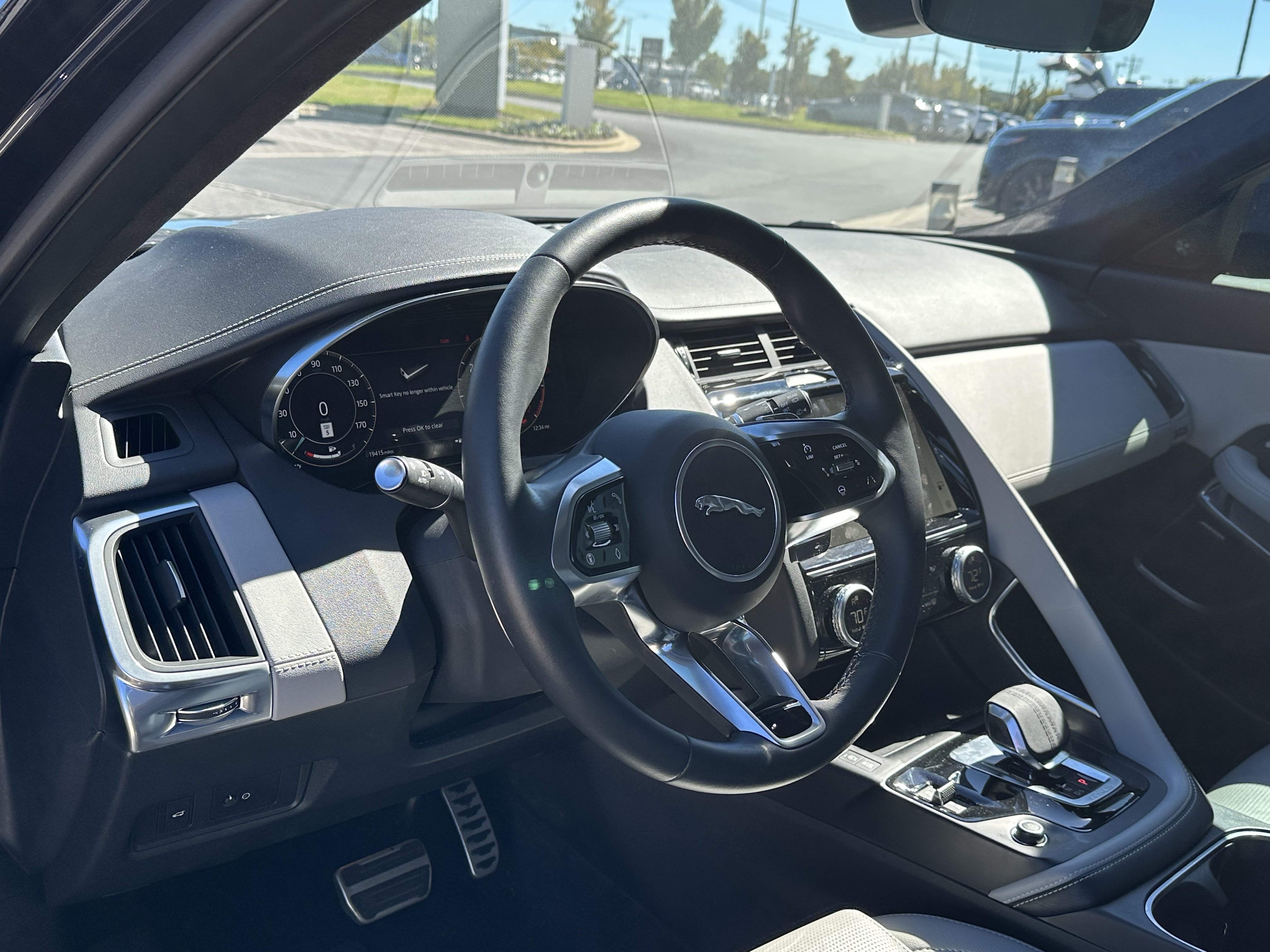 Certified 2024 Jaguar E-PACE R-Dynamic SE AWD/4WD image 19