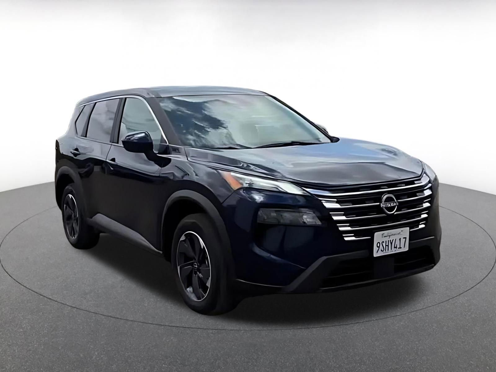 Used 2025 Nissan Rogue SV FWD image 3