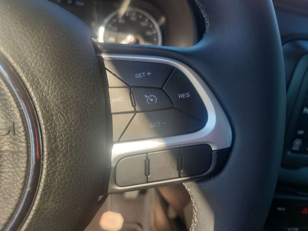 Used 2020 Jeep Renegade Latitude image 26