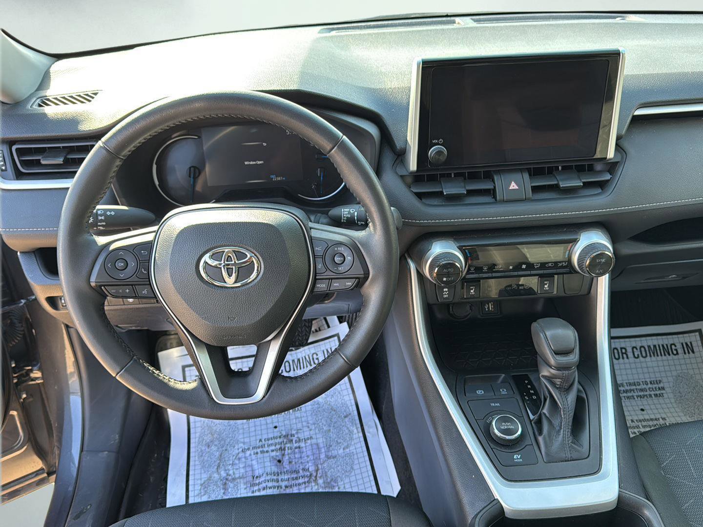 Used 2024 Toyota RAV4 XLE w/ Convenience Package image 10