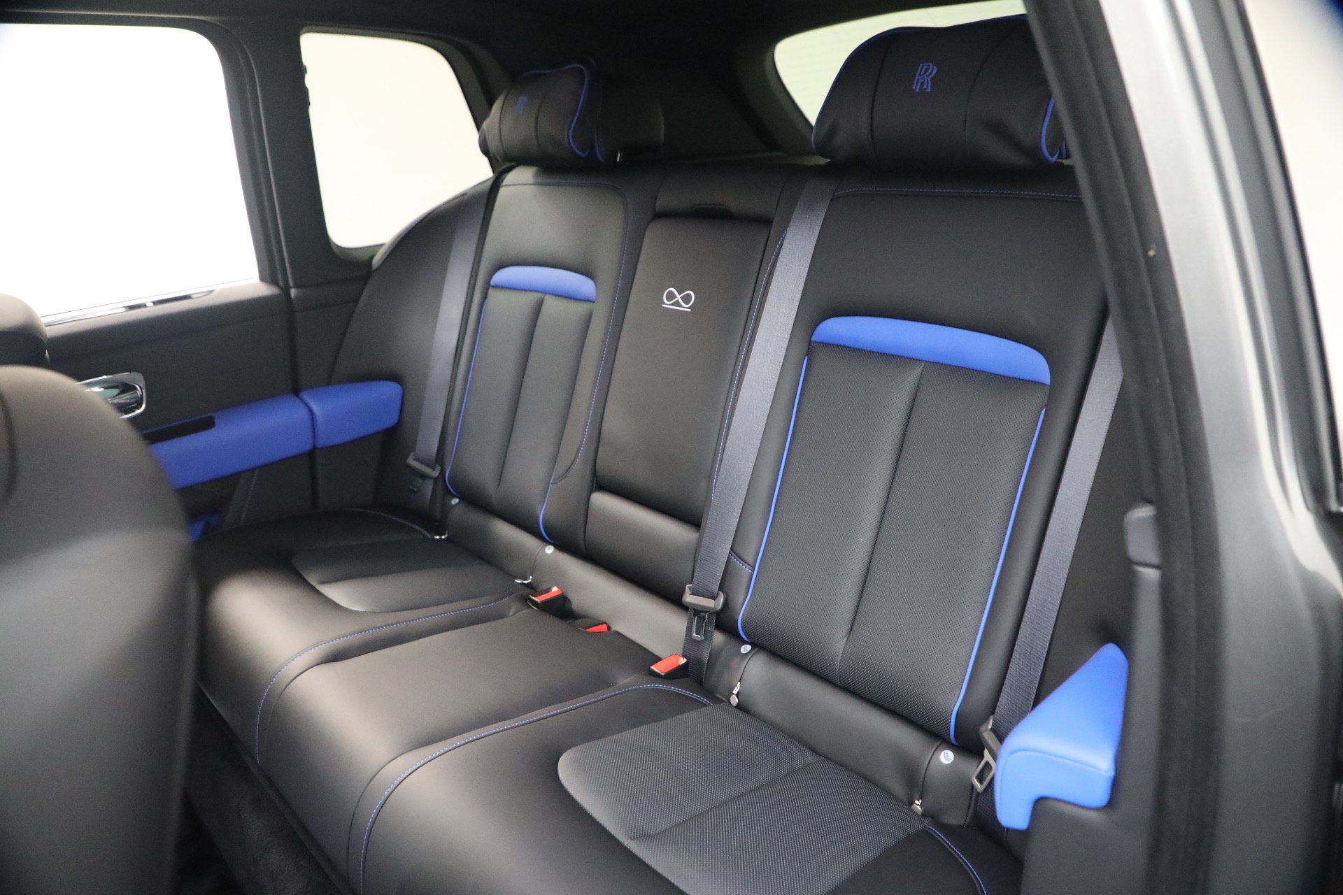 New 2027 Rolls-Royce Cullinan Black Badge AWD/4WD image 25