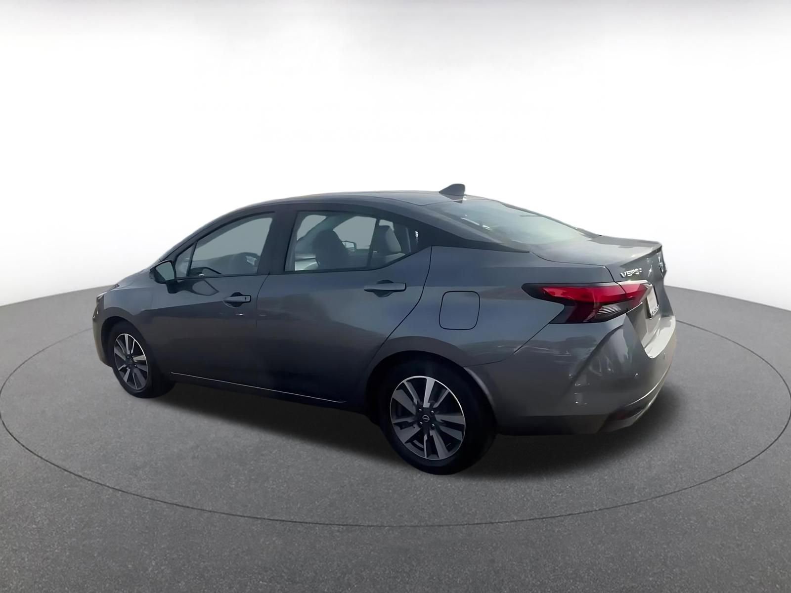 Used 2025 Nissan Versa SV image 10