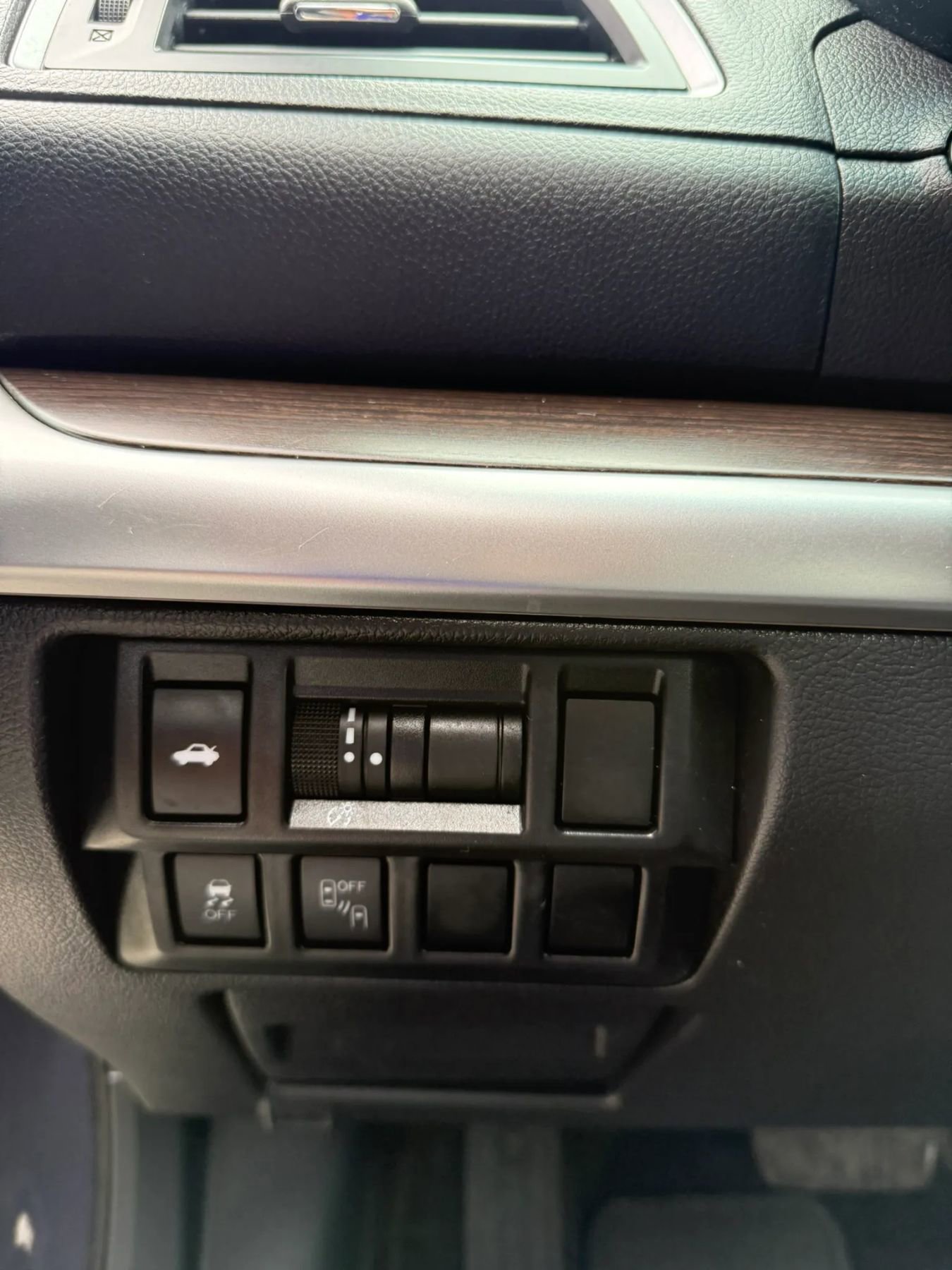 Used 2015 Subaru Legacy 2.5i Limited image 26