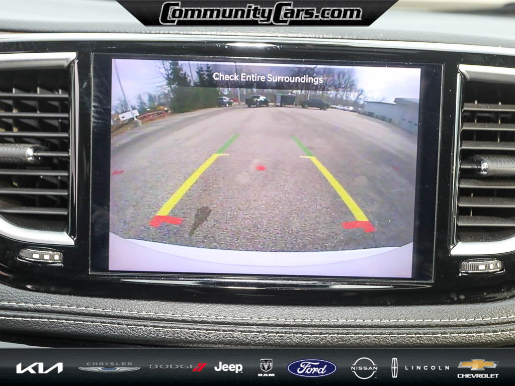 Used 2024 Chrysler Pacifica Limited image 18