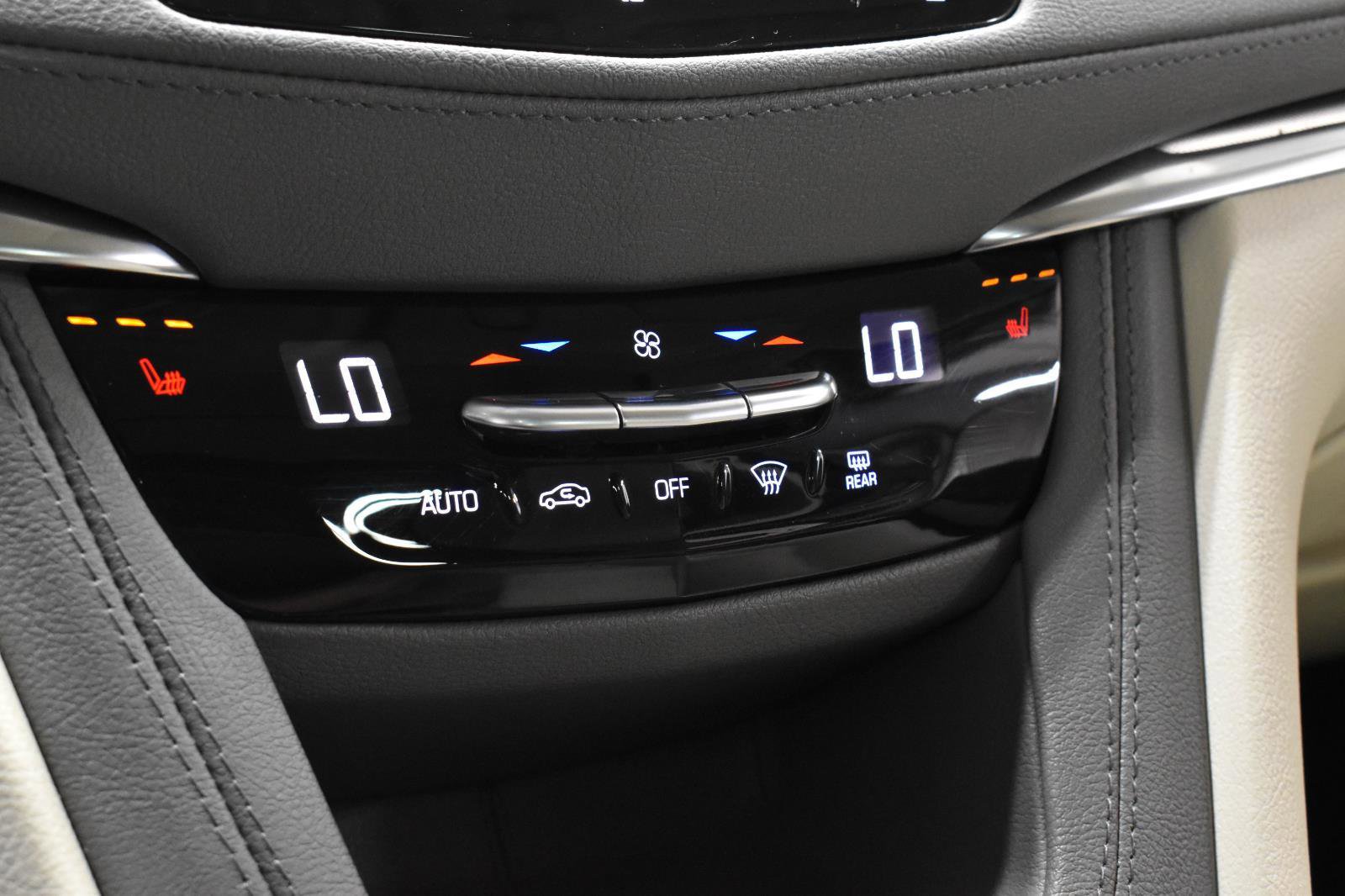 Used 2021 Cadillac XT5 Premium Luxury w/ LPO, Floor Liner Package FWD image 19