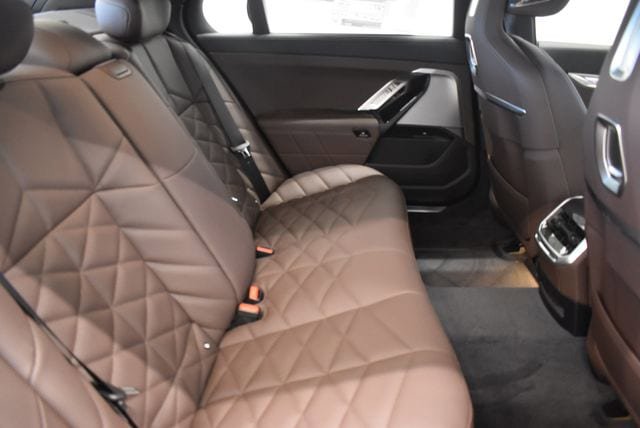 New 2026 BMW 740i xDrive w/ Premium Package AWD/4WD image 17