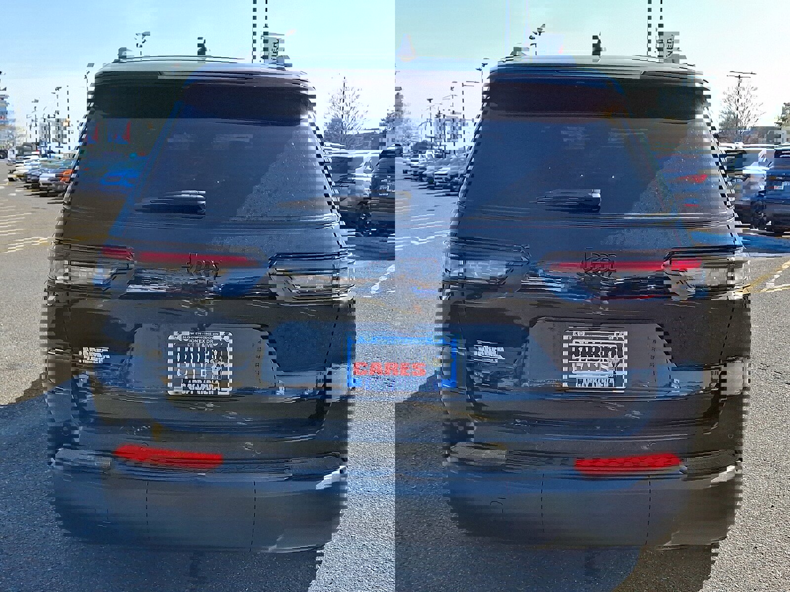 Used 2023 Jeep Grand Cherokee L Laredo image 5