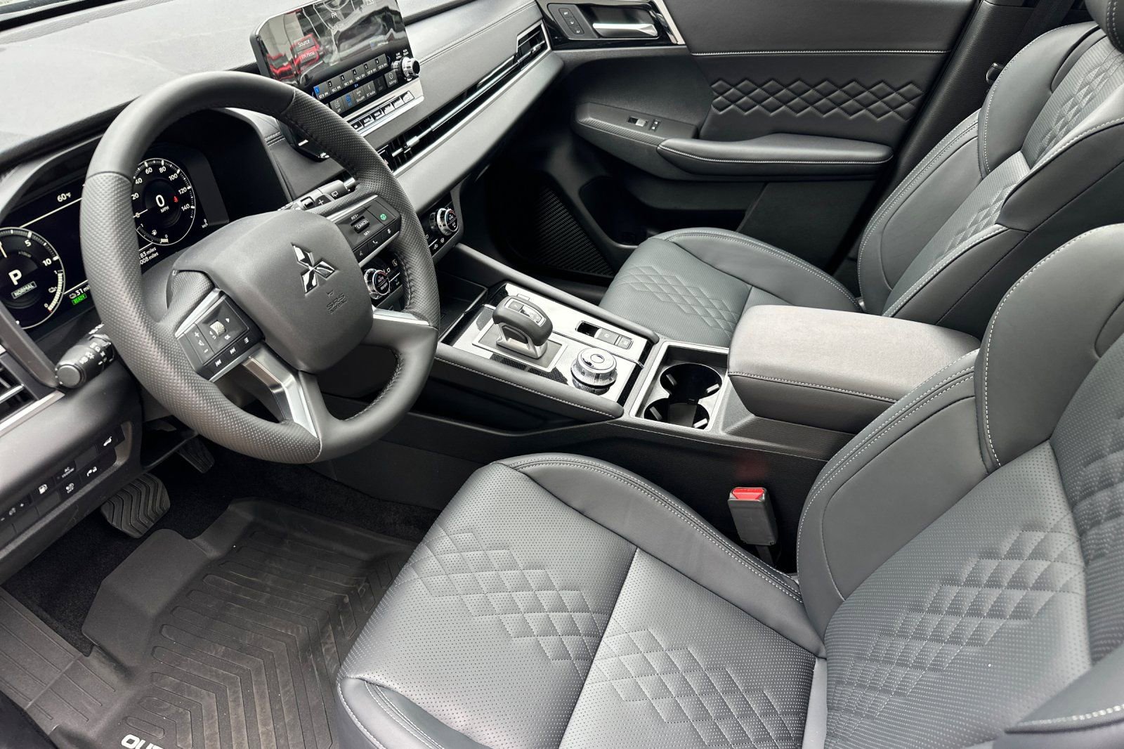 New 2025 Mitsubishi Outlander SEL image 9