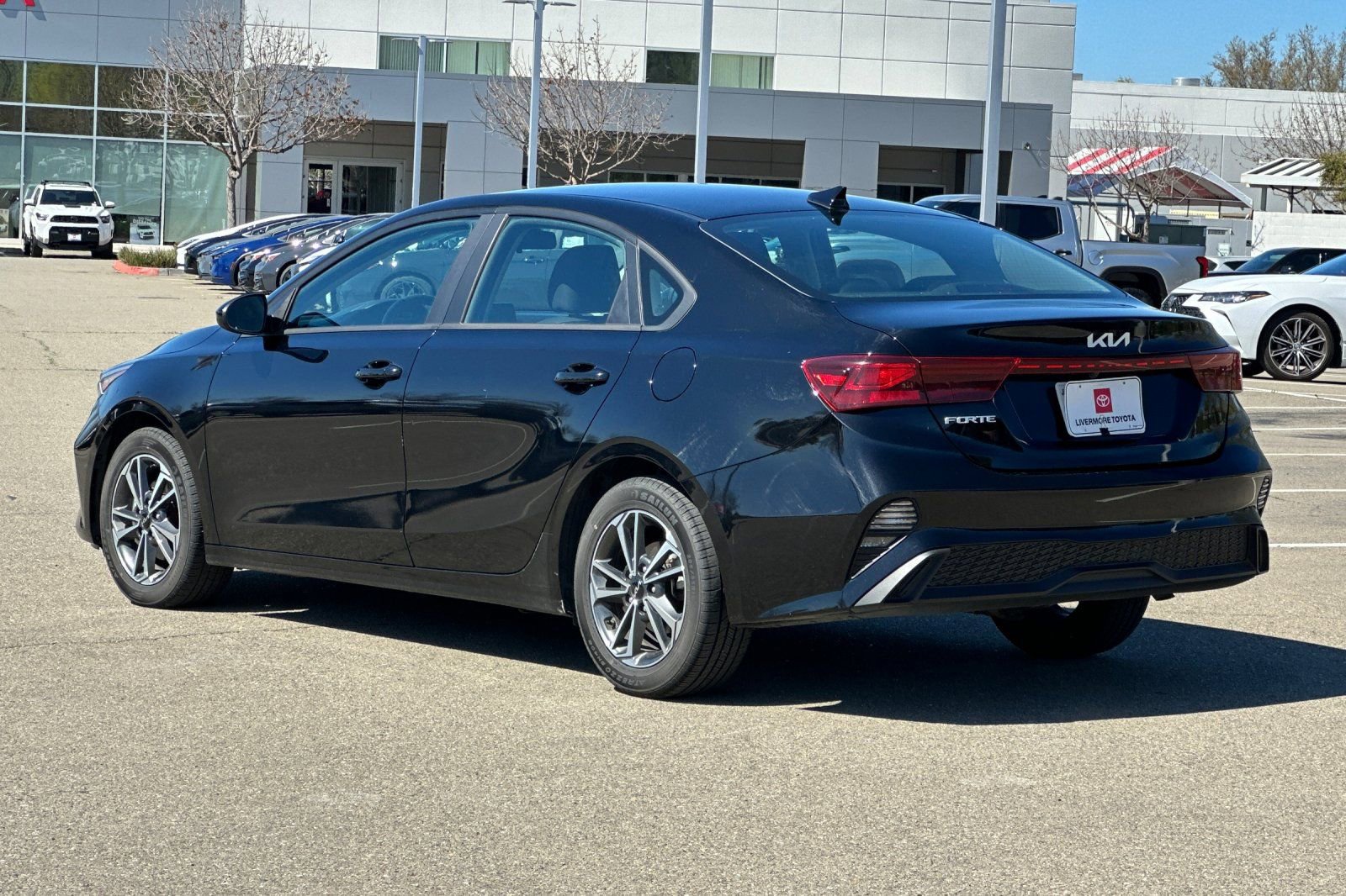 Used 2024 Kia Forte LXS FWD image 6