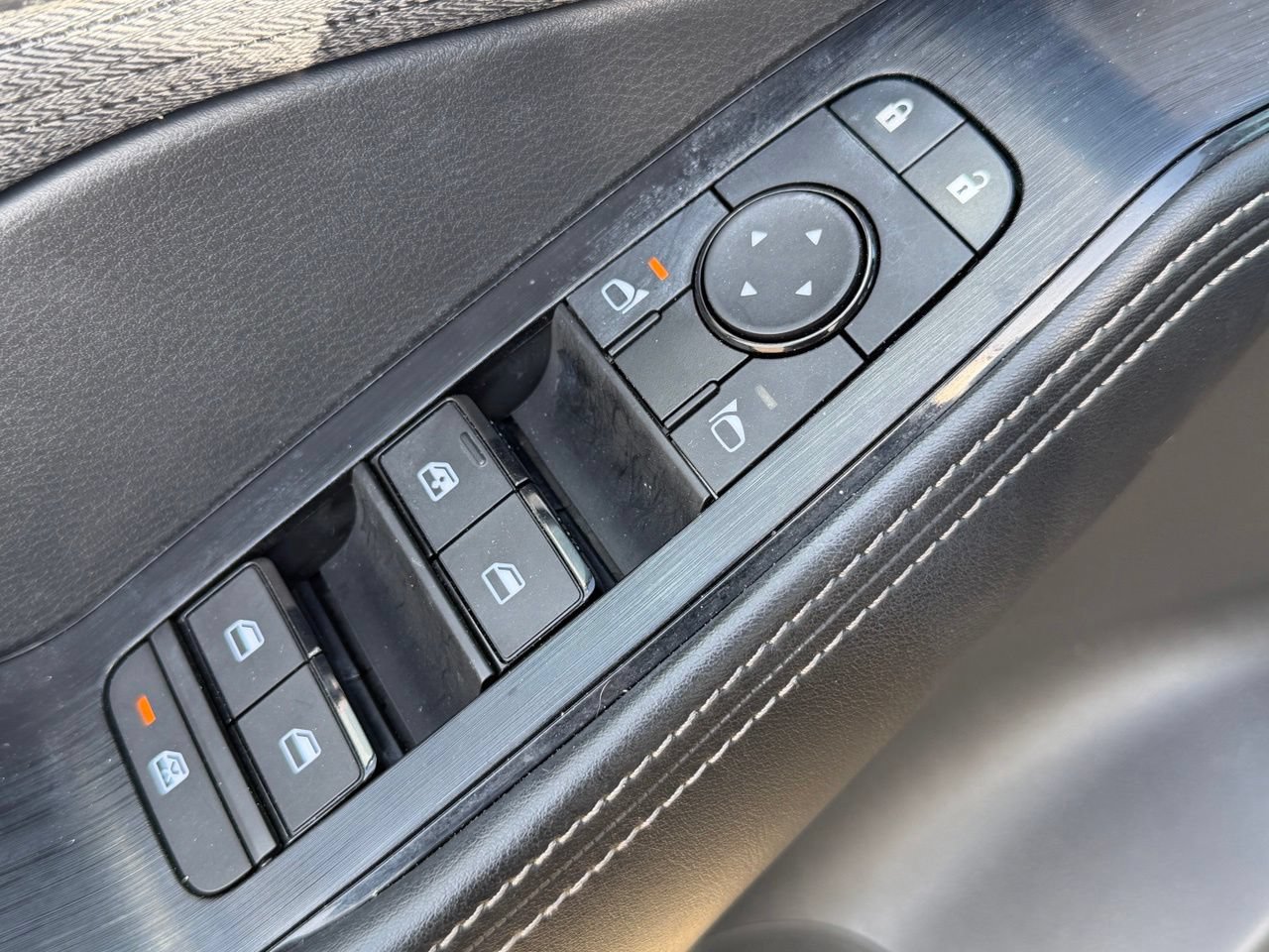 Certified 2022 Nissan Rogue SV FWD image 24