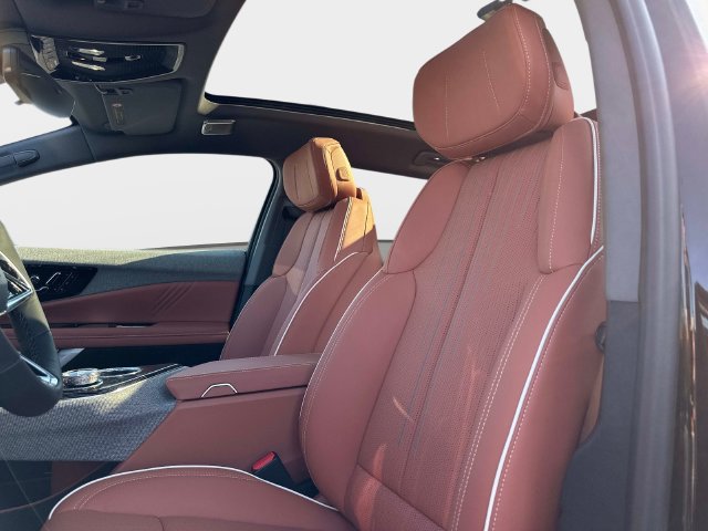 New 2027 Cadillac Optiq Premium Sport w/ LPO, Floor Liner Package AWD/4WD image 18