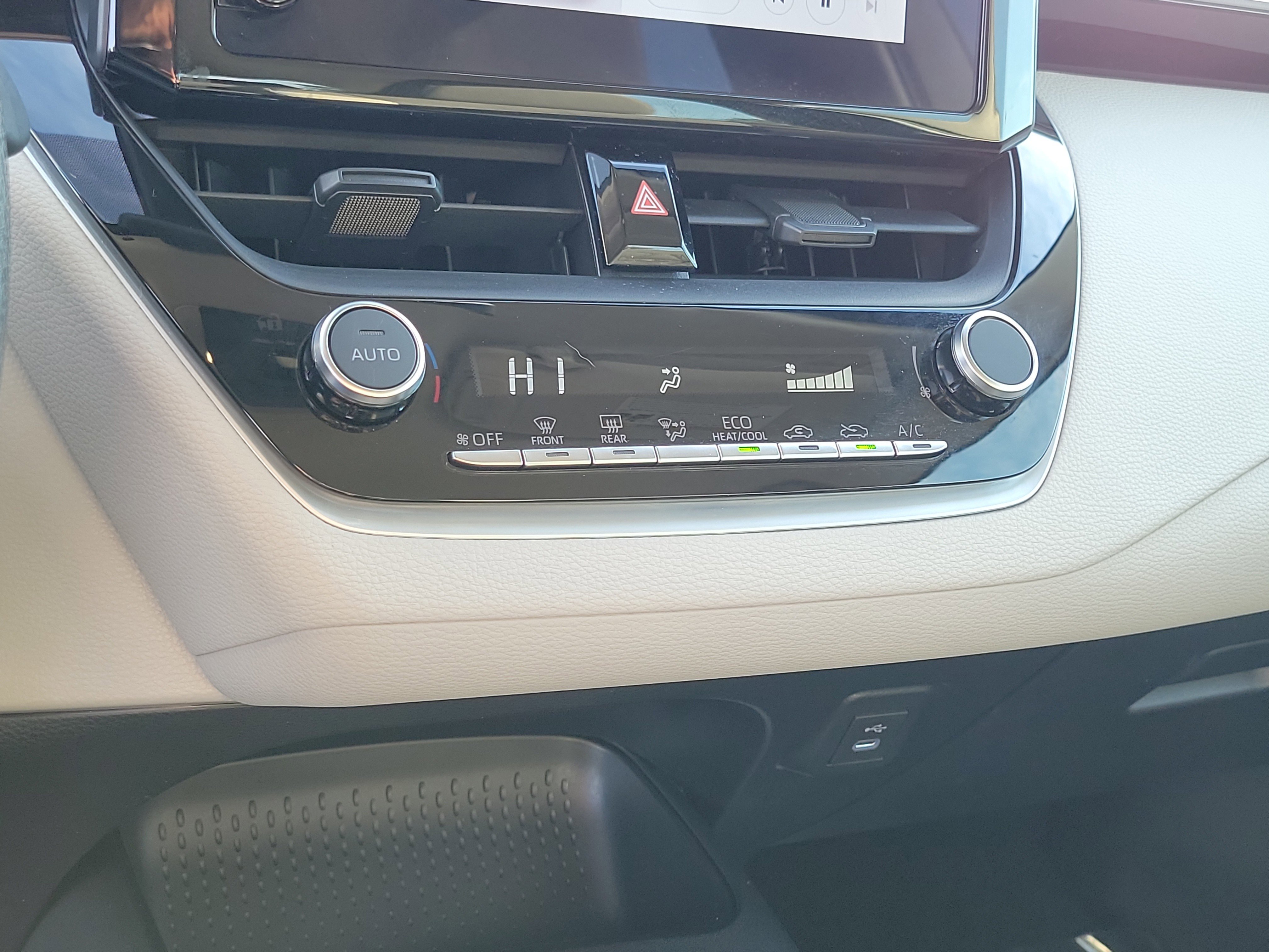 Used 2024 Toyota Corolla LE image 12