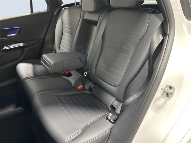 Used 2025 Mercedes-Benz GLC 300 4MATIC image 29