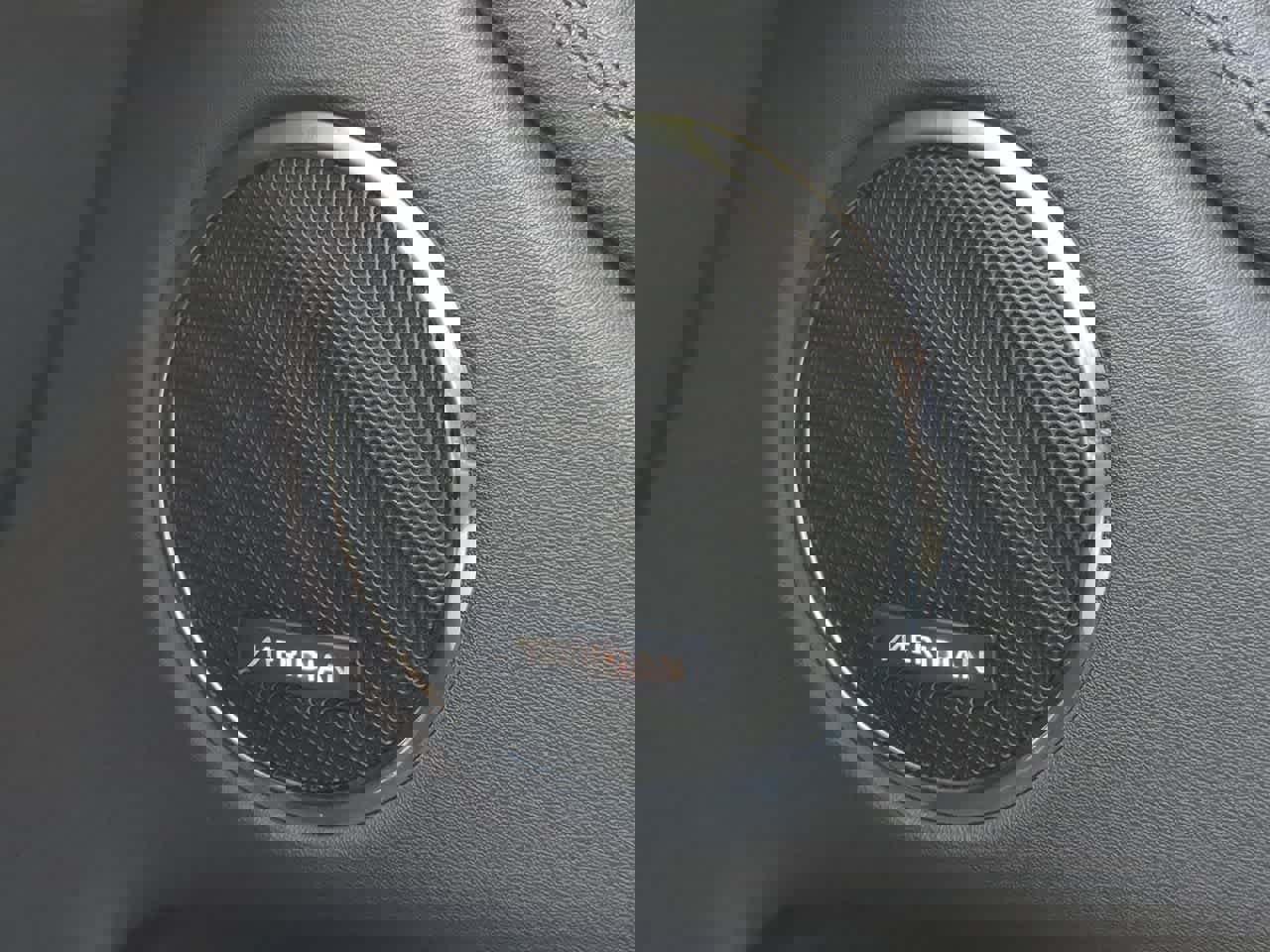 Used 2025 Land Rover Discovery Sport S AWD/4WD image 33