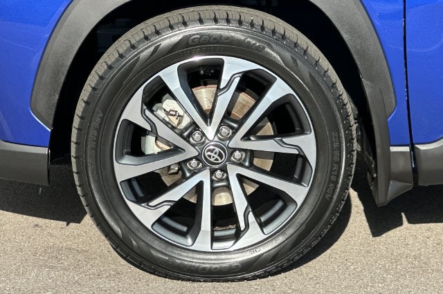 Certified 2022 Toyota Corolla Cross XLE w/ Black Badges Package (TMS) FWD image 33